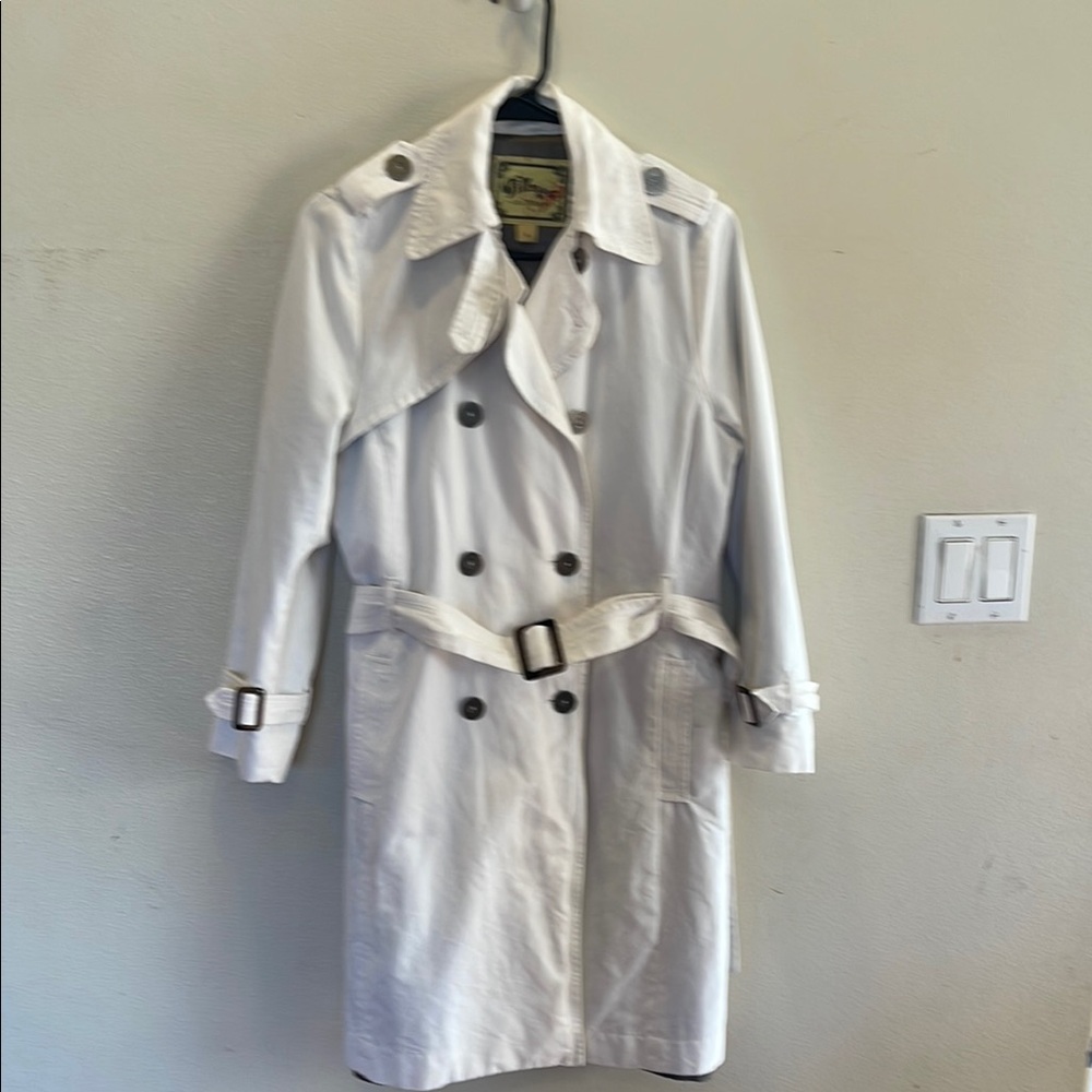 Classic White Double-Breasted Women's Trench Coat